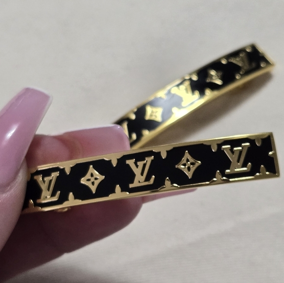 LV Style Fashion Hair Clips - Picture 7 of 7